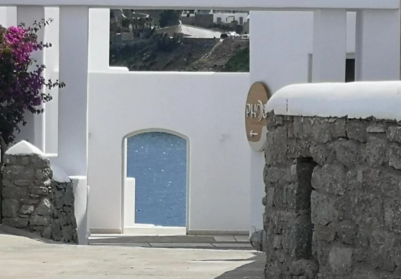 Mina Studios Platys Gialos
